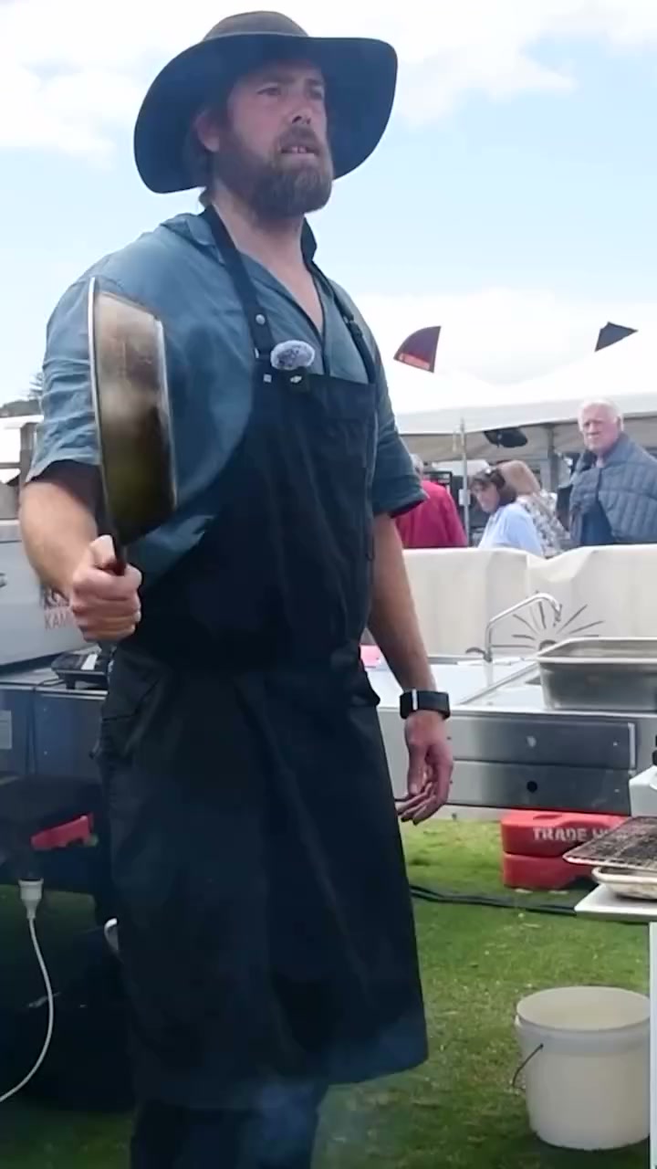 Chef Glen with a Solidteknics pan at the Busselton camping show